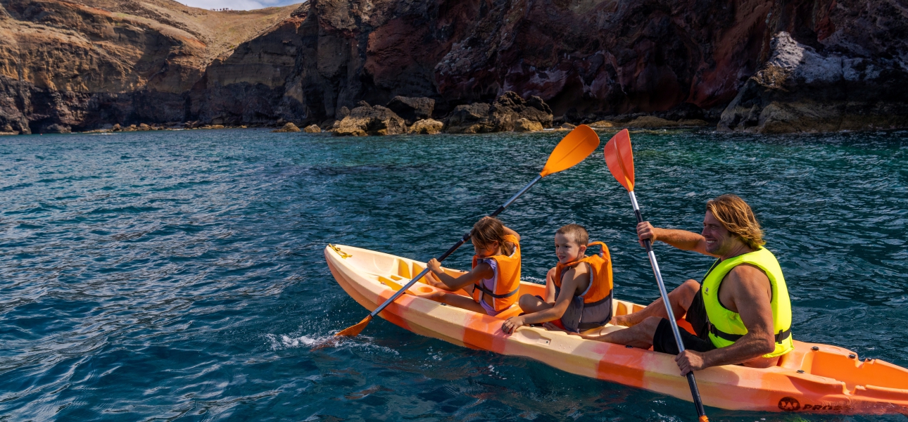 Kayak-Ponta de Sao Lourenco ©Ricardo Faria Paulino